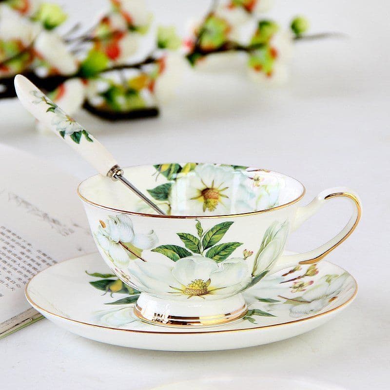 image-Ceramic plates and cups