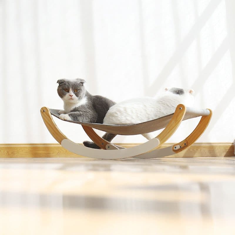 image-Solid wood cat shaker