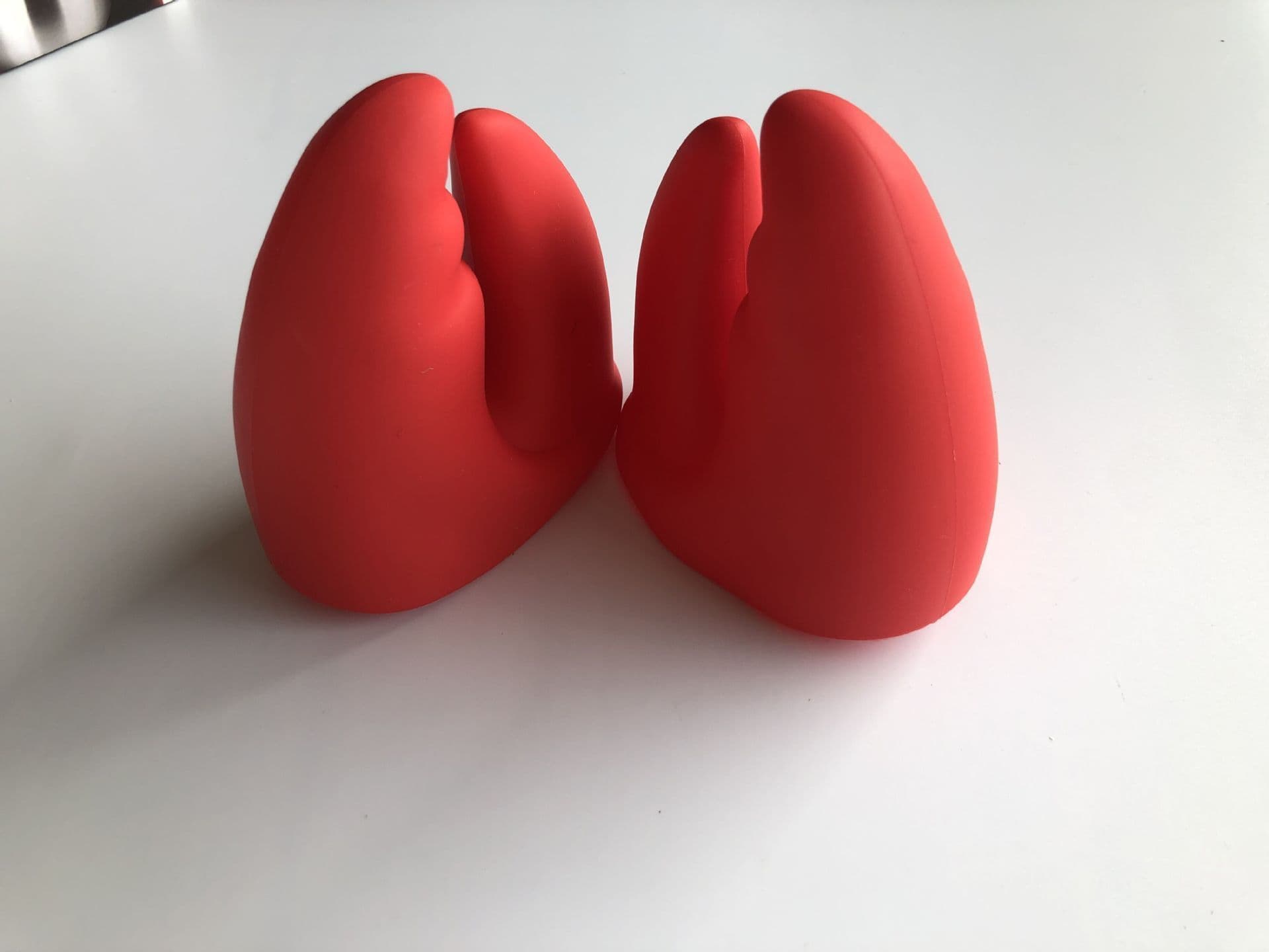 image-Creative Kitchen Gloves Silicone Red Lobster Tongs Heat Insulation Gloves