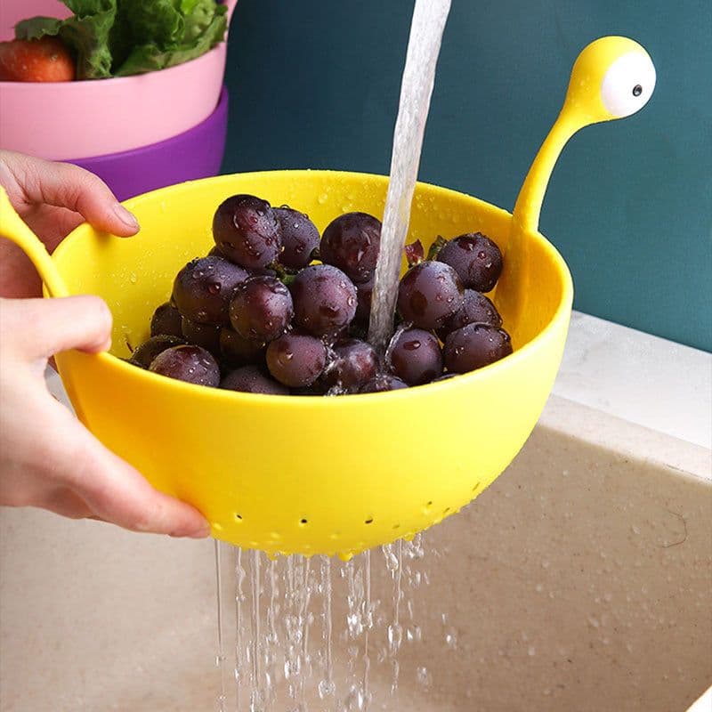 image-Big Eyes Plastic Fruit Basket Multifunction Vegetable Drain Basket