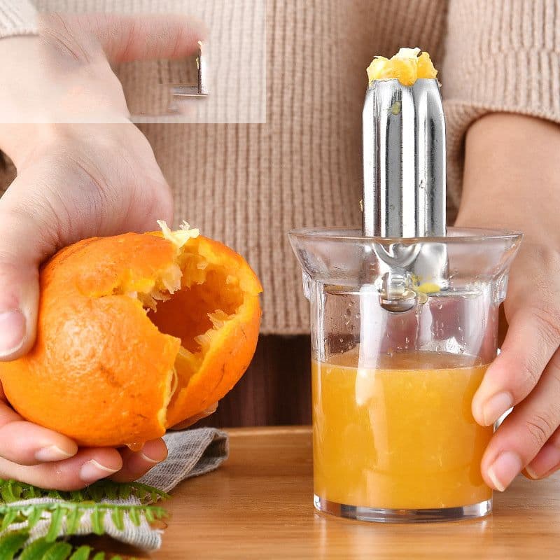 image-No-cut and easy-to-carry outdoor camping orange juicer