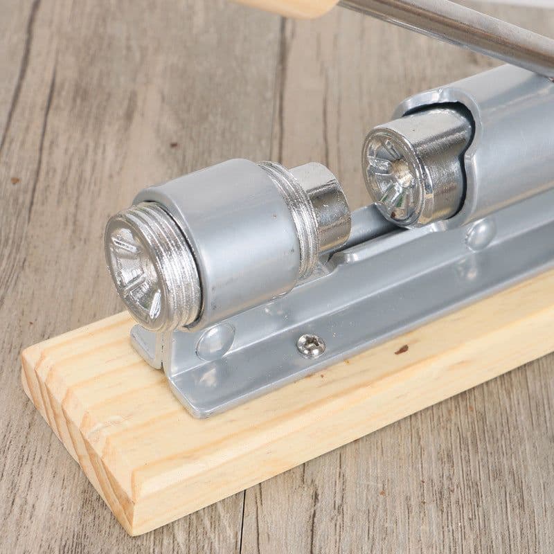 image-Mechanical Whole-grain Peeling Walnut Clip Nuclear Opener