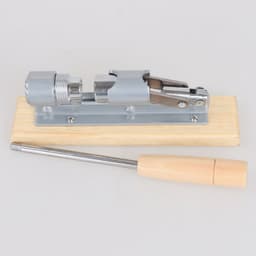 image-Mechanical Whole-grain Peeling Walnut Clip Nuclear Opener
