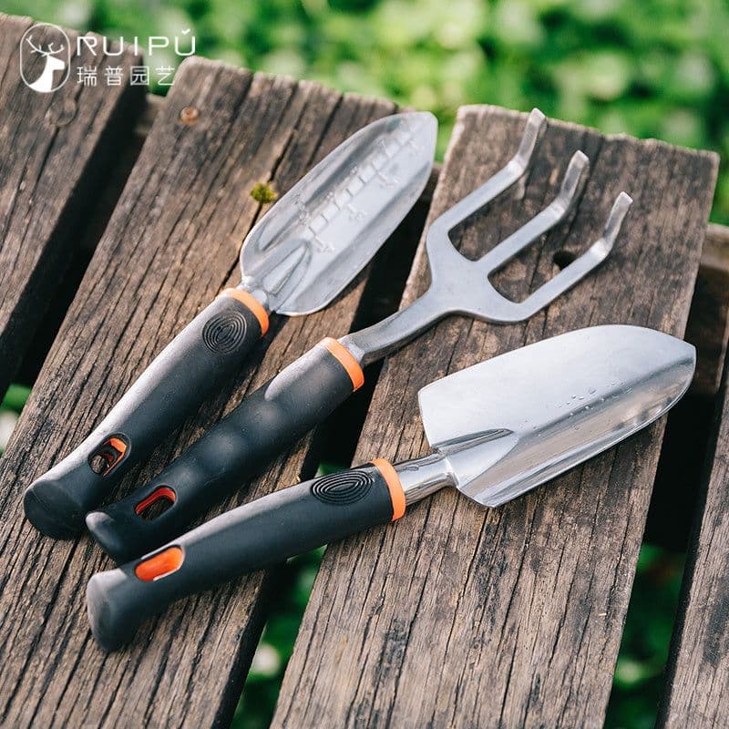 image-Three-piece gardening tool set
