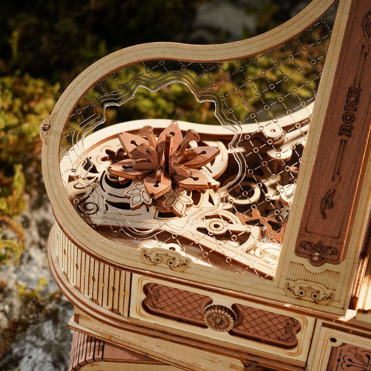 image-Robotime 223pcs 3D Wooden Puzzle Magic Piano Mechanical Music Box Toy Gift Desk Gift For Men Women Hobby AMK81
