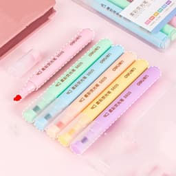 image-Soft color highlighter students use the highlight marker pen to make notes, children's drawing axe pen