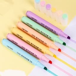 image-Soft color highlighter students use the highlight marker pen to make notes, children's drawing axe pen