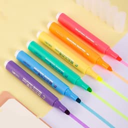 image-Soft color highlighter students use the highlight marker pen to make notes, children's drawing axe pen