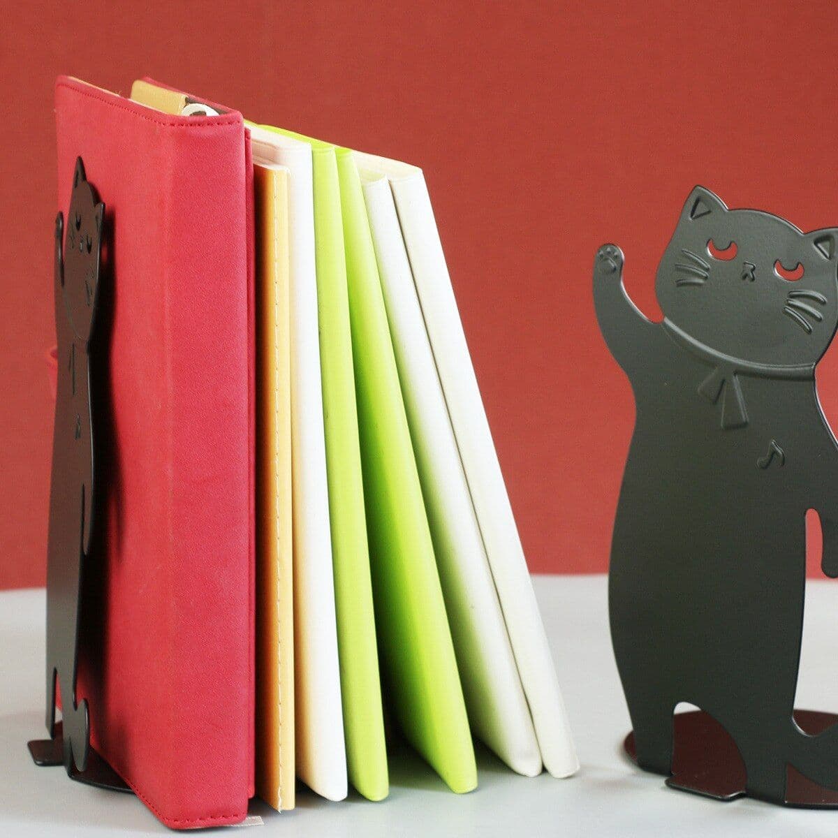 image-Cartoon Cute Music Cat Metal Desktop Book Stand