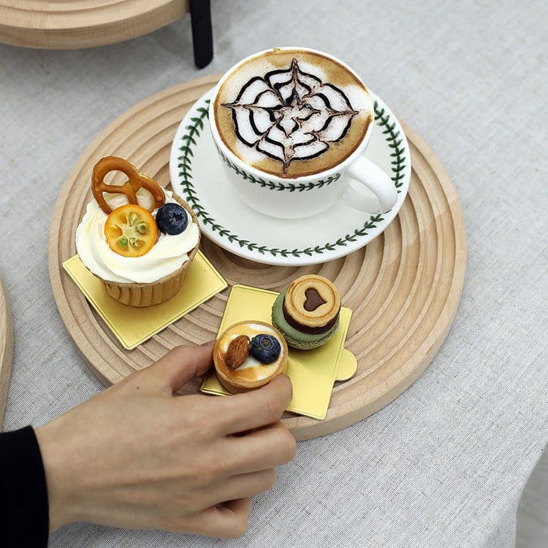 image-Round Beech Wood Corrugated Cutting Board