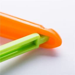 image-Bags Clip Carrot Sealing Clamp Plastic Bag Sealer Food And Snack Sealed Bag Clip Mini Magnet Storage Box Kitchen Organizer