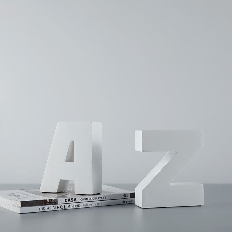 image-Bookcase Creative Books Rely On Decorations And Animal Furnishings