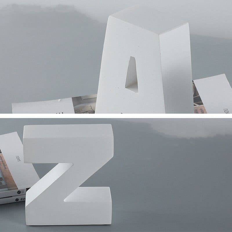 image-Bookcase Creative Books Rely On Decorations And Animal Furnishings