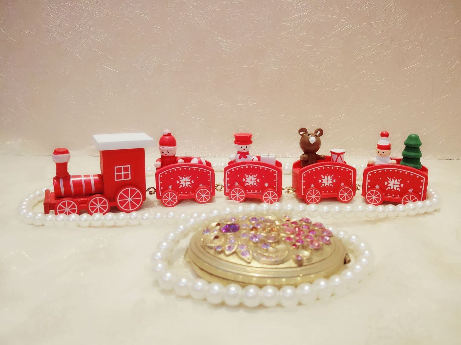 image-Christmas Decorations Christmas Wooden Trains Window Decorations Wooden Crafts