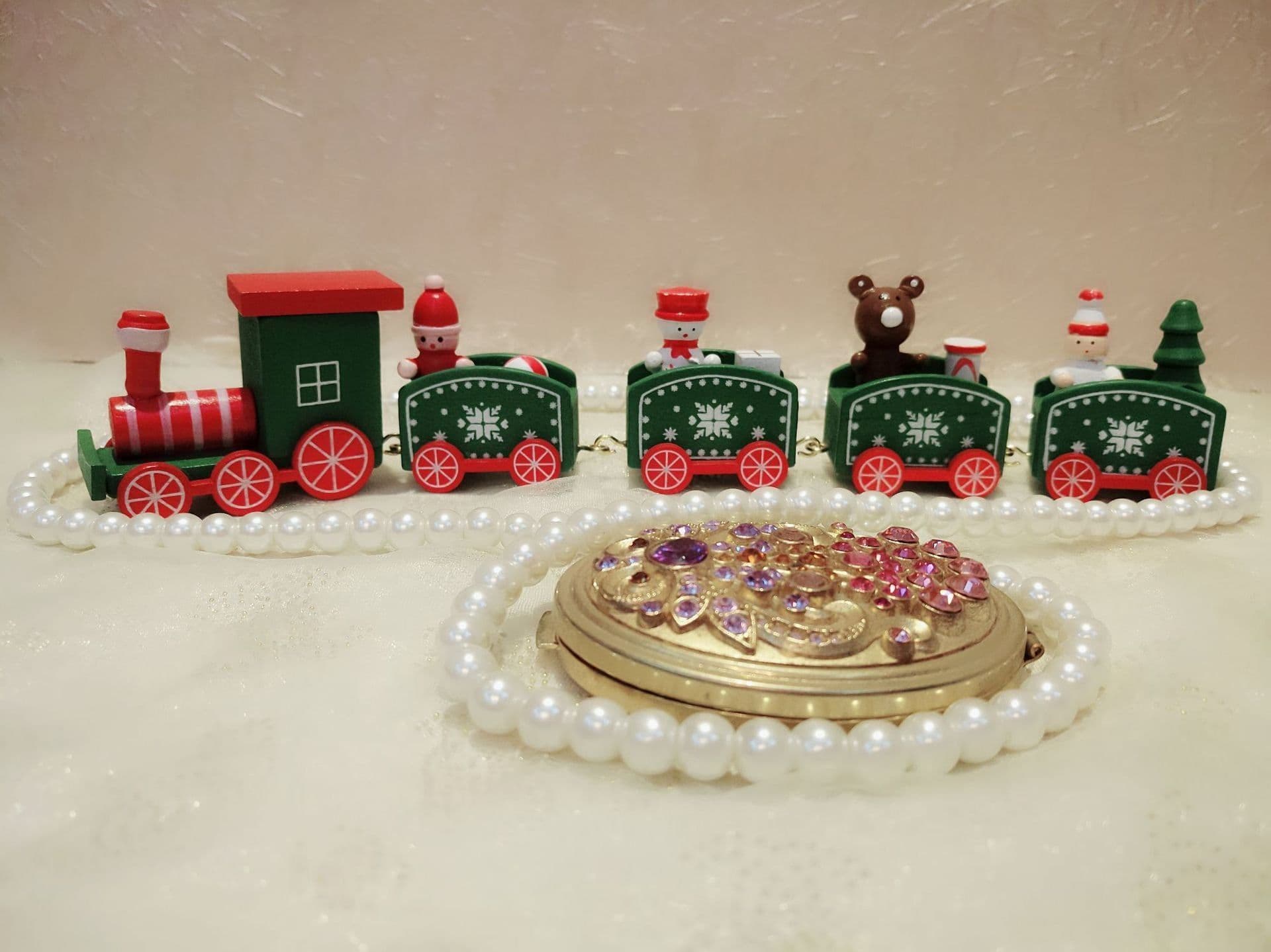 image-Christmas Decorations Christmas Wooden Trains Window Decorations Wooden Crafts