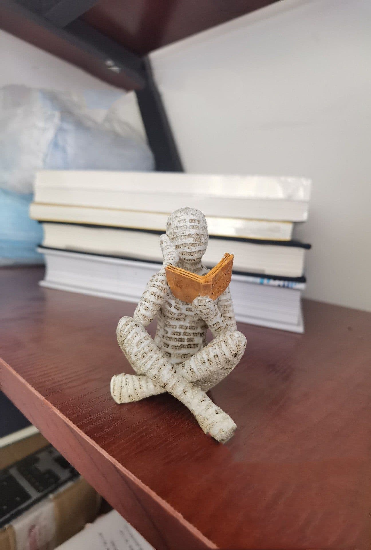 image-Reading Woman Thinker Resin Statue House Decoration Ornament Character Sculpture Home Decor Ornament Bookshelf Decoration