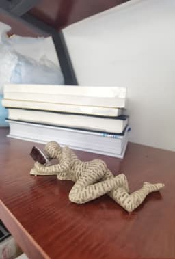 image-Reading Woman Thinker Resin Statue House Decoration Ornament Character Sculpture Home Decor Ornament Bookshelf Decoration