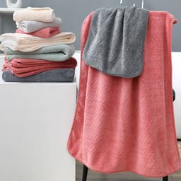 image-Coral Fleece Bath Towel Thickening Towel Absorbent