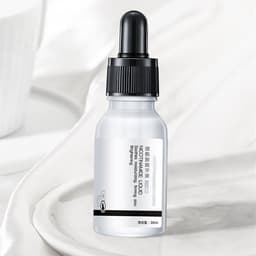 image-Nitinamide Desalinates Melanin, Replenishes Water And Brightens