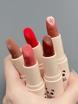 image-Little White Tube Lipstick Student Matte Velvet Matte Lipstick Lipstick Is White