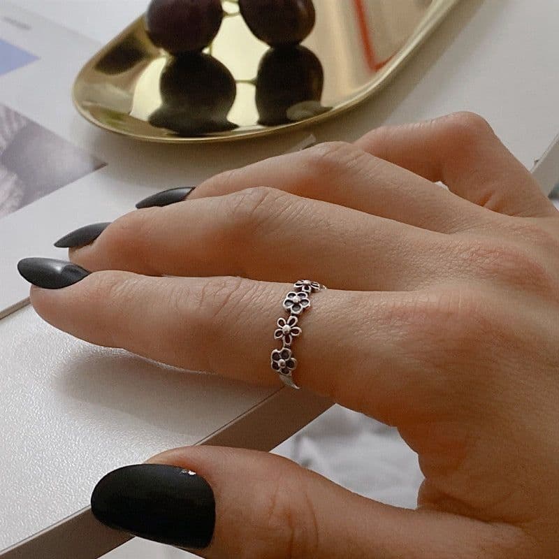 image-S925 Sterling Silver Hollow Flower Ring Fashionable Simple Adjustable Diamond Ring