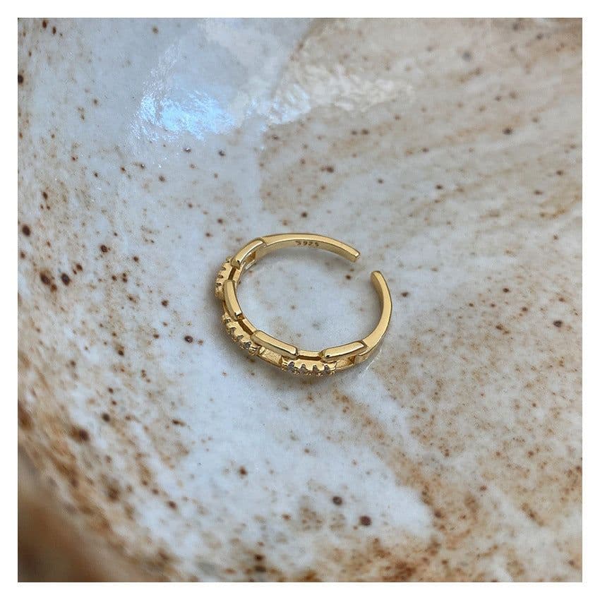 image-S925 Sterling Silver Hollow Flower Ring Fashionable Simple Adjustable Diamond Ring