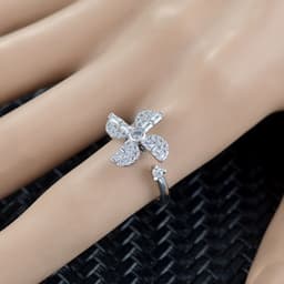 image-Spinner Ring For Women Flower Bee Elegant Adjustable Stress Release Accessory Female Gothic Jewelry Trendy