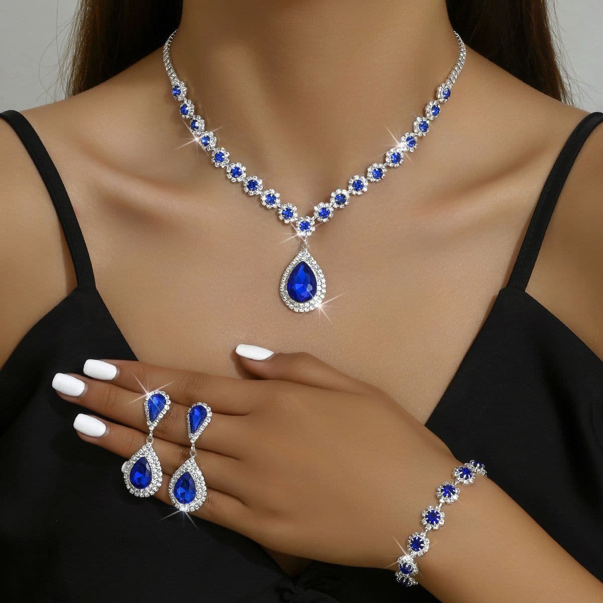image-Fashion Jewelry Bridal Jewelry Suit Necklace Ear Stud Bracelet Three-piece Set