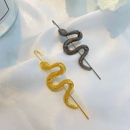 image-Women's Fashion Personality Simulated Snakes Ear Hanging