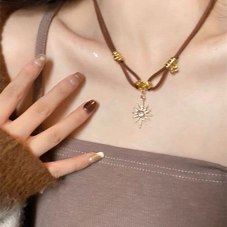 image-Vintage Sunflower Stars Necklace Women's Personalized Pendant Necklace Fashion Jewelry