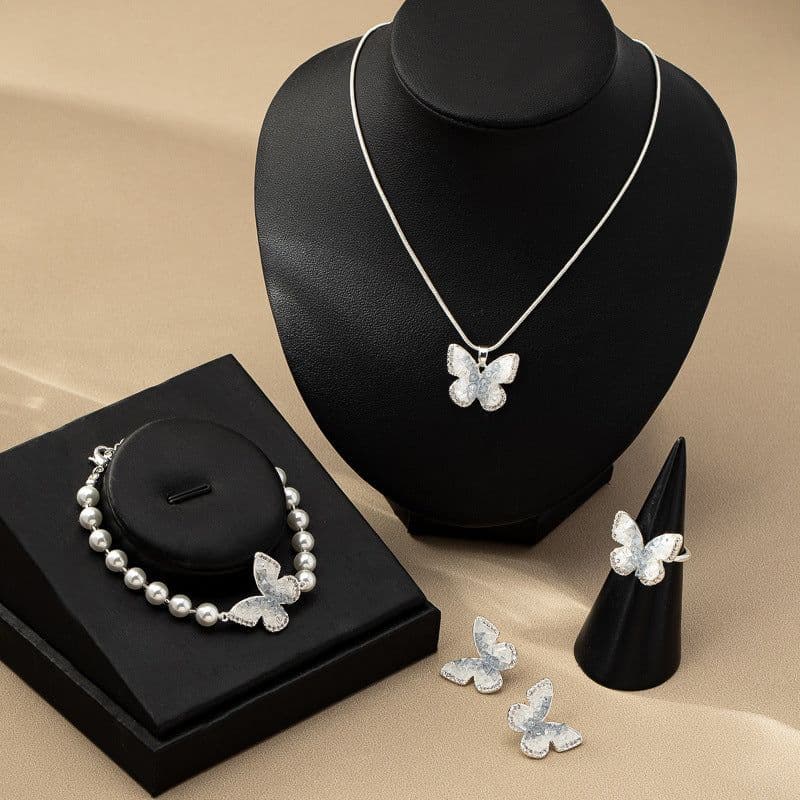 image-Fashion Jewelry Blue Crystal Butterfly Necklace Female Gradient Crystal