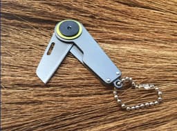 image-Foreign Trade Supply Knife Edc Carry-On Survival Folding Knife Outdoor Mini Keychain Pocket Knife Can Print Loog
