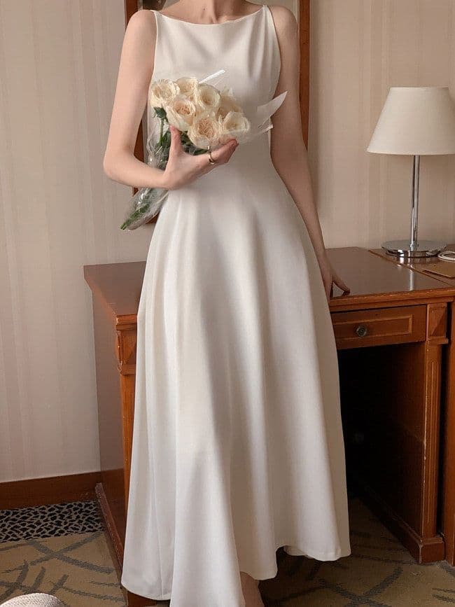 image-Off-shoulder Sleeveless Waist Slimming Dress