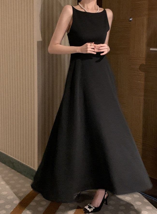 image-Off-shoulder Sleeveless Waist Slimming Dress
