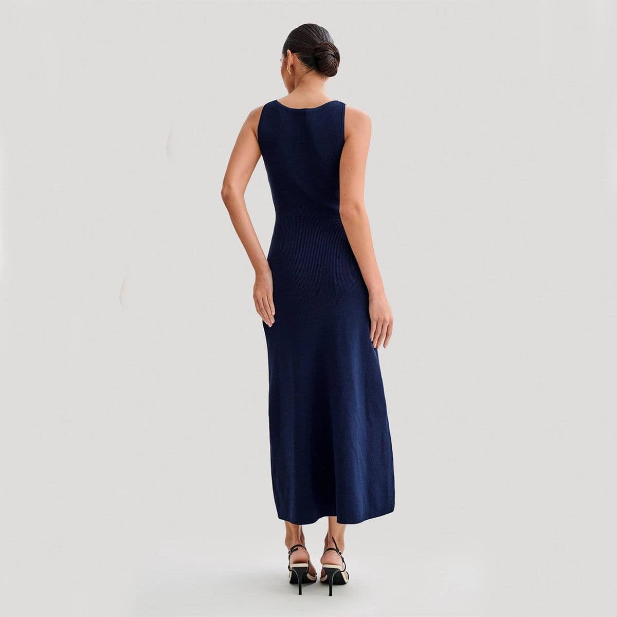 image-Elegant Knitted Sleeveless Dress With Single Breast Fashion Slim Round Neck Long Dresses Womens Clothing