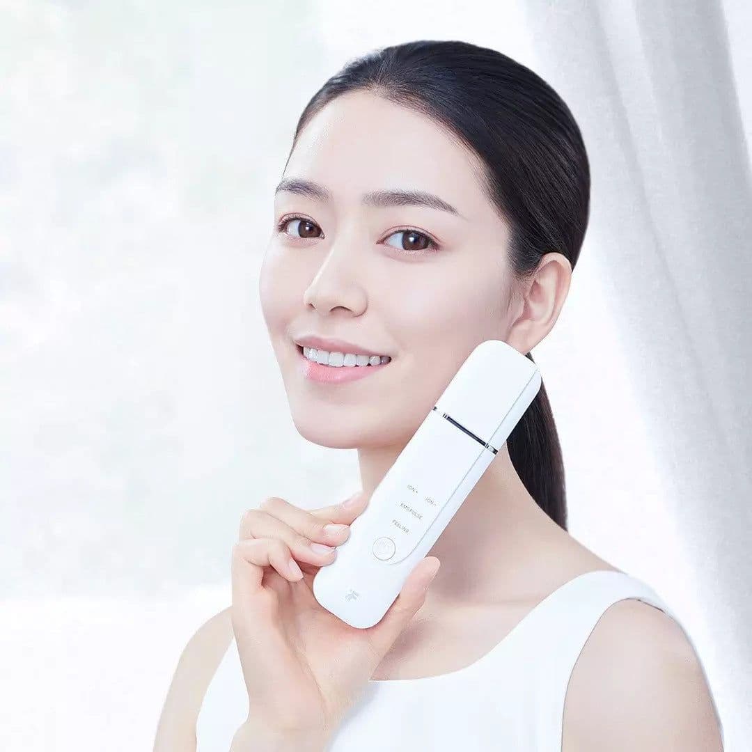 image-Ultrasonic Ion Cleansing Instrument Facial Skin Pore Ceansing