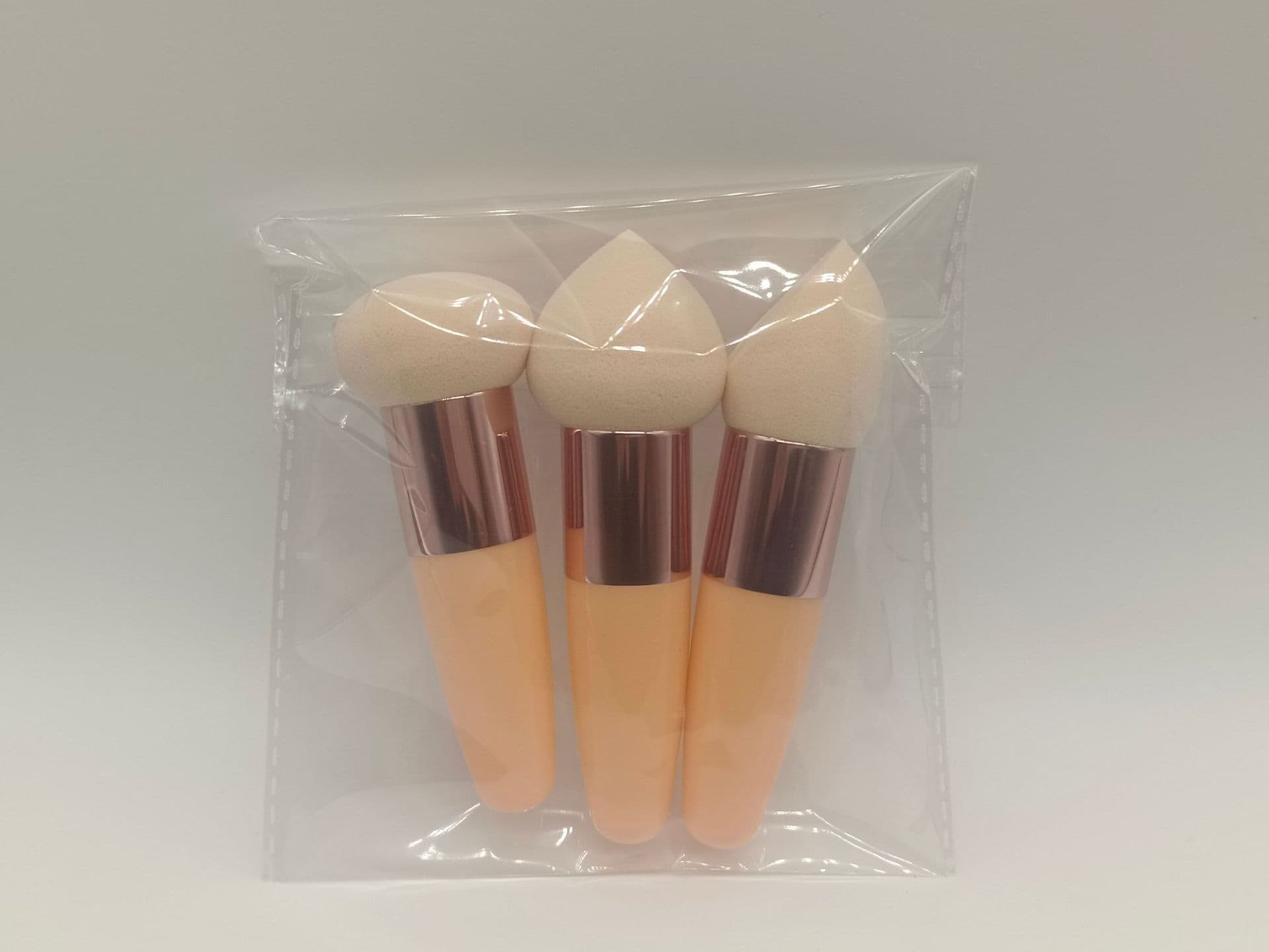 image-Three Brushes Set Sponge Beauty Blender Cushion Compact Wet And Dry Dual-use Beauty Blender Makeup Tools