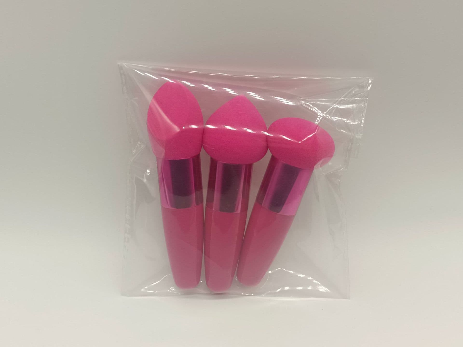 image-Three Brushes Set Sponge Beauty Blender Cushion Compact Wet And Dry Dual-use Beauty Blender Makeup Tools