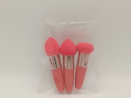 image-Three Brushes Set Sponge Beauty Blender Cushion Compact Wet And Dry Dual-use Beauty Blender Makeup Tools