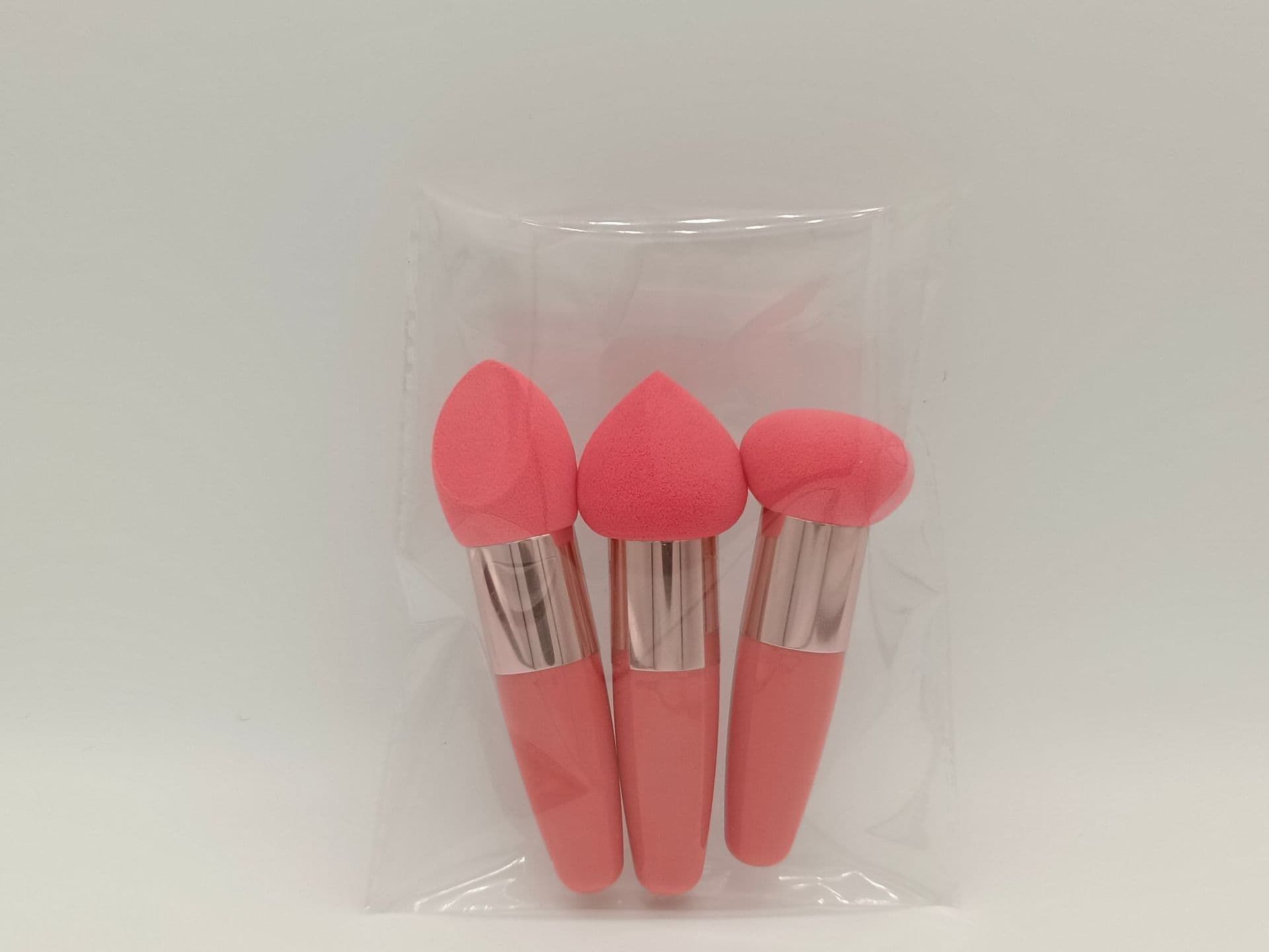 image-Three Brushes Set Sponge Beauty Blender Cushion Compact Wet And Dry Dual-use Beauty Blender Makeup Tools