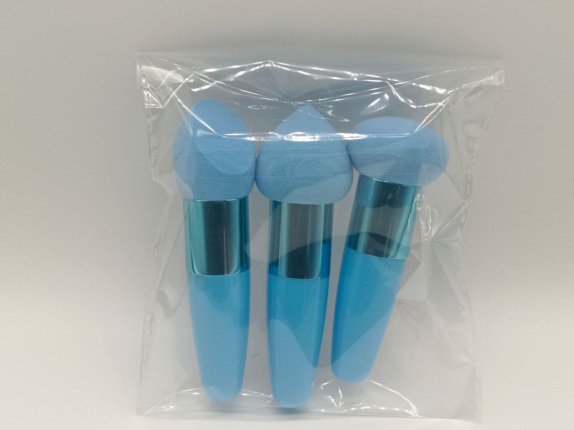 image-Three Brushes Set Sponge Beauty Blender Cushion Compact Wet And Dry Dual-use Beauty Blender Makeup Tools