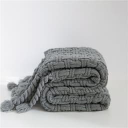image-Positive And Negative Woven Tassels Casual Nap Air Conditioning Blanket Shawl Office Blanket Emily