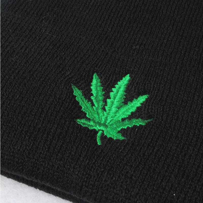 image-European And American Men And Women Maple Leaf Embroidered Knitted Hat Caps Hip Hop Woolen Yarn