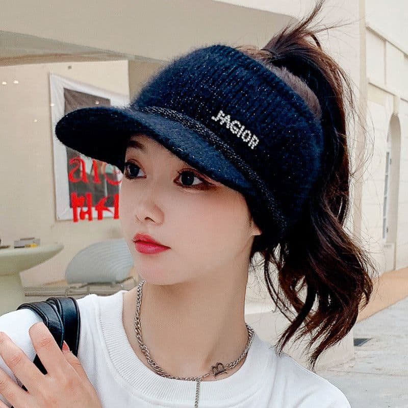 image-Girls Thickened Warm Knitted Hats In Autumn And Winter
