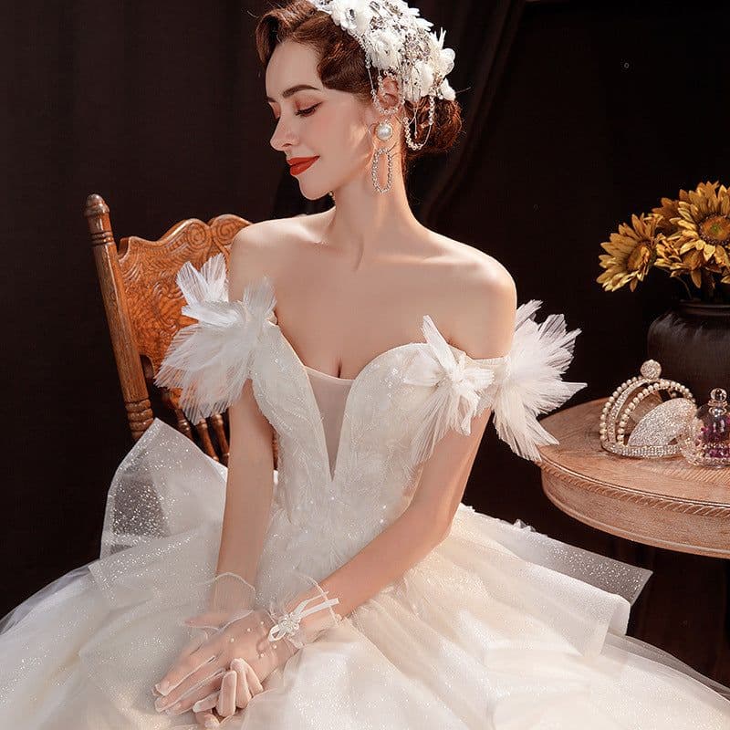 image-Angel''s wedding dress court fashion French bride champagne petals one shoulder wedding dress wholesale 16016