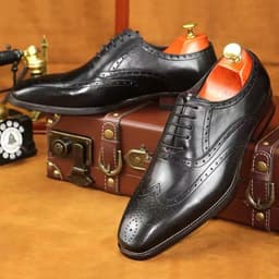 image-Fashion British Brogue Engraved Men's Shoes
