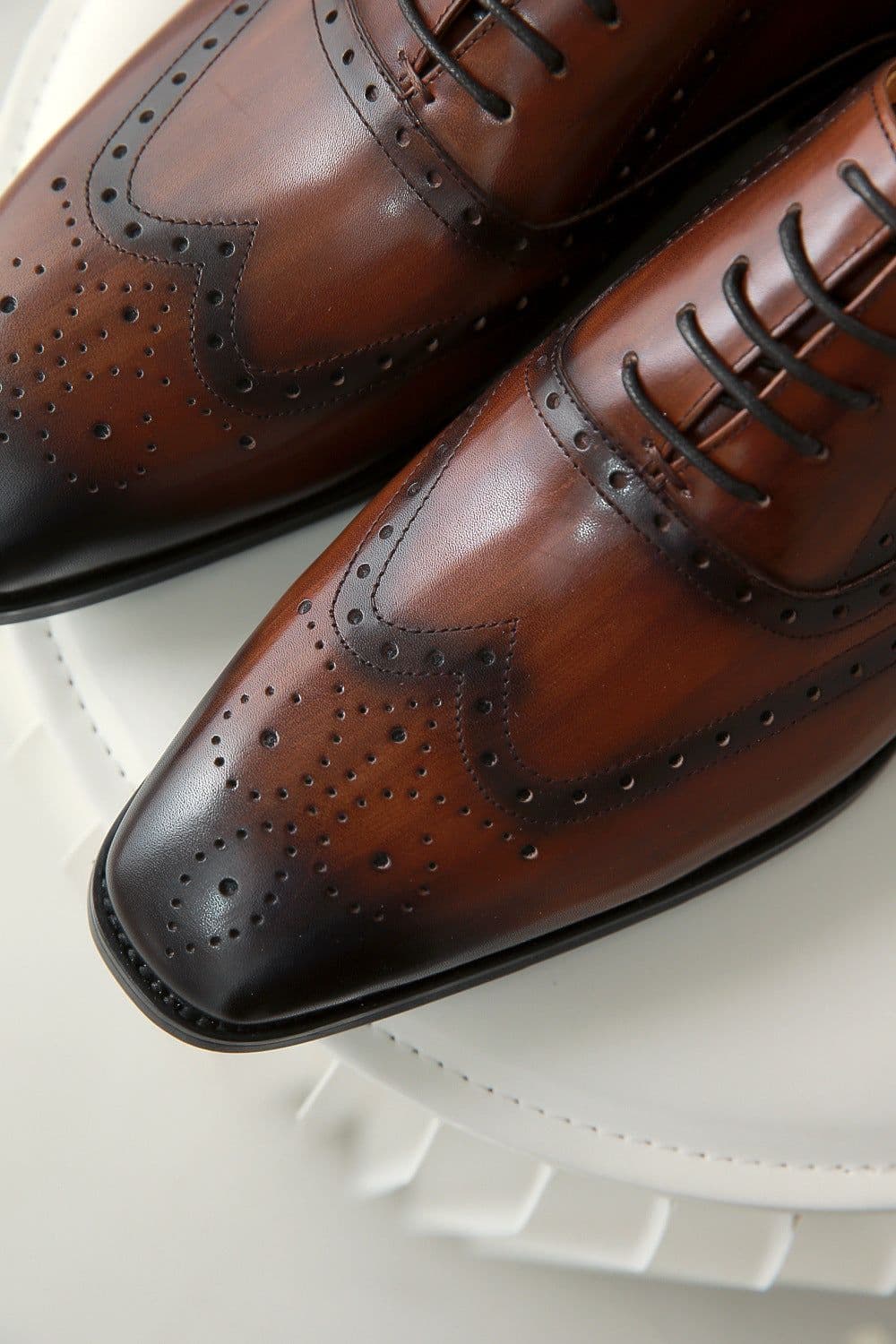 image-Fashion British Brogue Engraved Men's Shoes
