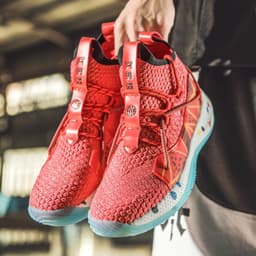 image-Trendy Men's Basketball Shoes War Boots Fashion Men And Women