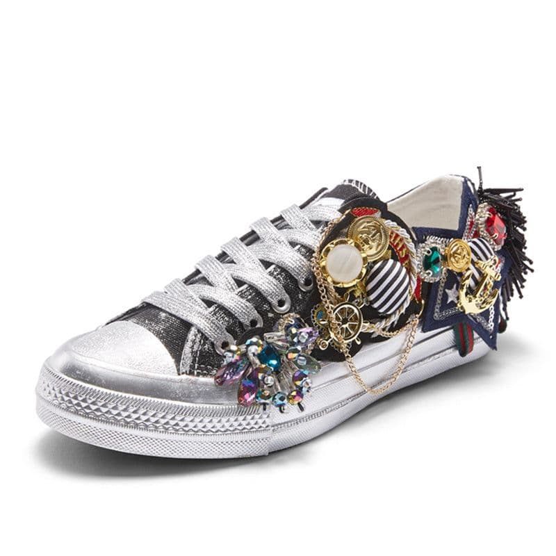 image-Vintage Badge Personalized Casual Canvas Shoes