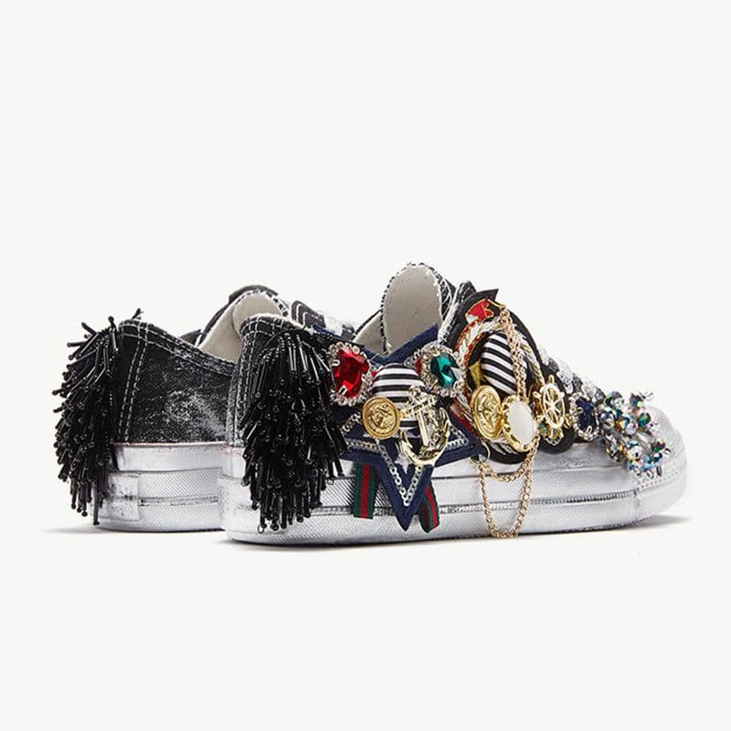 image-Vintage Badge Personalized Casual Canvas Shoes